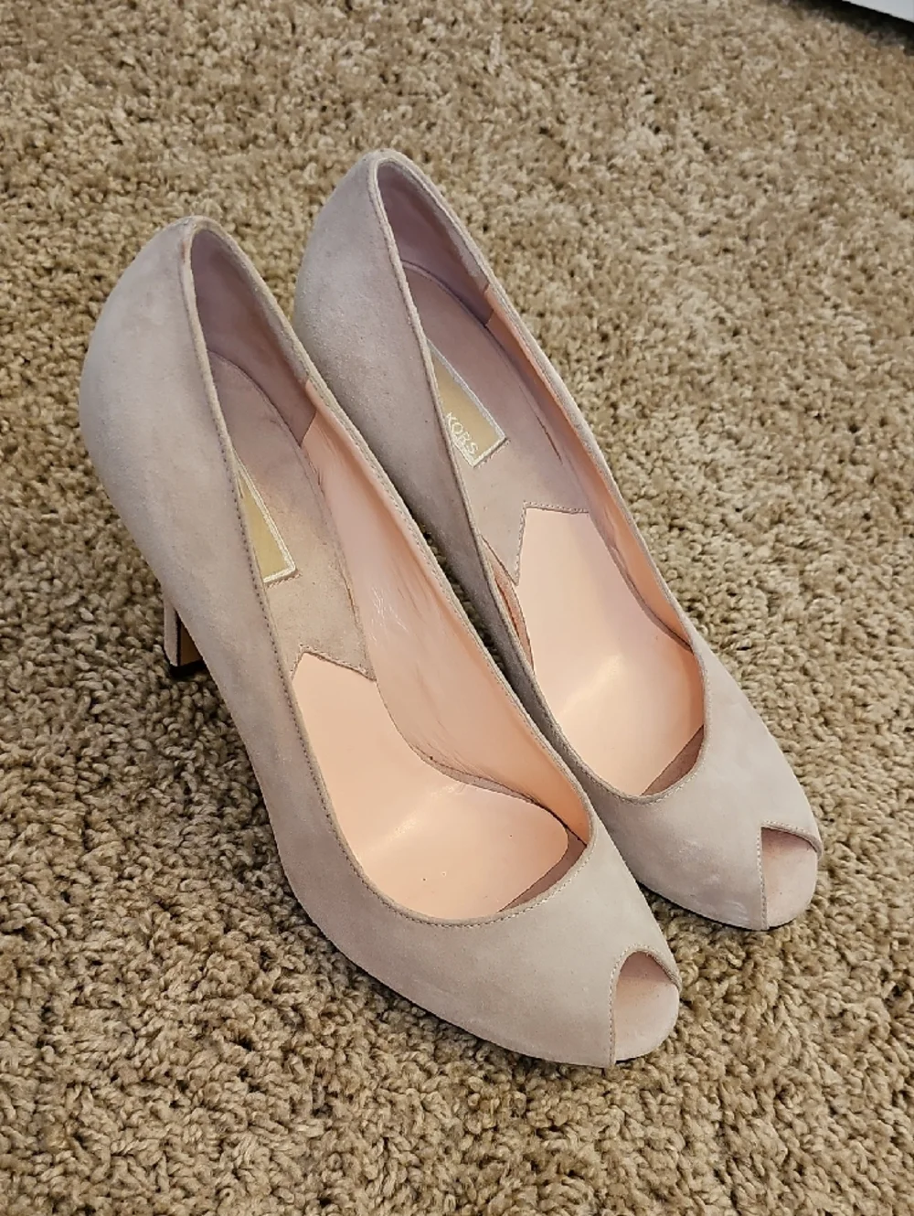 MICHAEL KORS Blush Pink Suede Peep-Toe Pumps Size 8